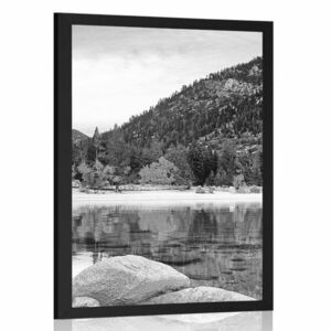 Poszter tó a természetben, fekete-fehérben kép