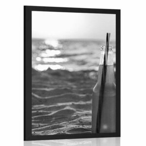 Poszter friss ital a strandon fekete fehérben kép