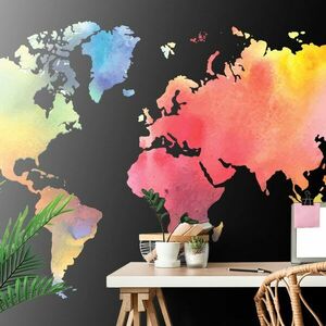 Öntapadó tapéta világtérkép akvarell fekete alapon kép