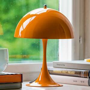 Louis Poulsen Panthella narancssárga asztali lámpa kép
