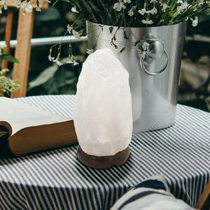 Sókristály asztali lámpa kő, fehér kép