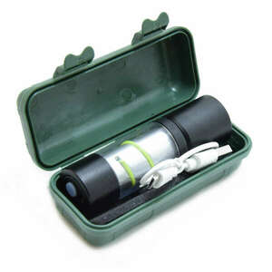 Különleges zseblámpa akkumulátorral, zöld tárolódobozban kép