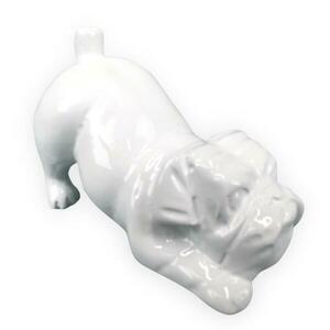 SENANDUNG fehér hasaló angol bulldog kutya szobor kép