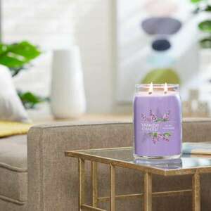 Yankee Candle Signature Lilac Blossoms Illatgyertya 567g kép