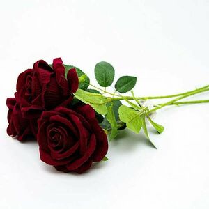 Bársony tapintású sötétbordó rózsa 50 cm kép
