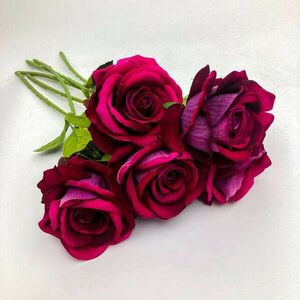 Bársony tapintású magenta-bordó rózsa 50 cm kép