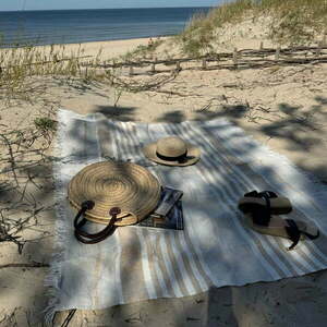 Bézs len strand takaró 140x170 cm Allure Stripe – Linen Tales kép