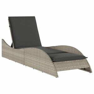 vidaXL világosszürke polyrattan napozóágy párnával 60x205x73 cm kép