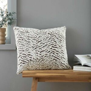 Műszőrme díszpárna 43x43 cm Wolf Faux Fur – Catherine Lansfield kép