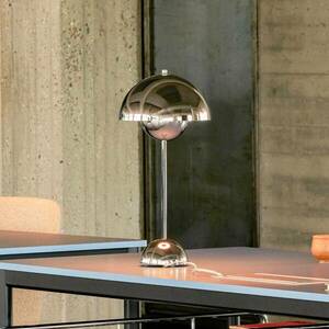 &Tradition Virágcserép VP3 asztali lámpa, krómozott kép