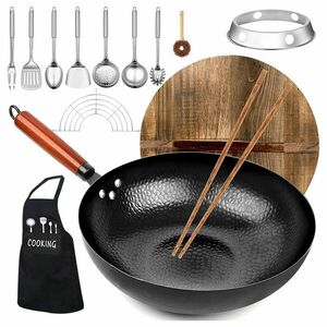 Wok serpenyő konyhai kiegészítőkkel kép