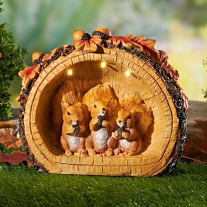 Napelemes dekoráció Mókus ház kép