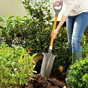 Gyökérfűrészes ásó kép