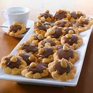 Mogyorónugátos sütemény kép