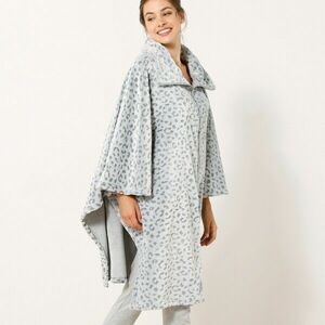 Fleece oversize poncsó leopárd motívummal kép