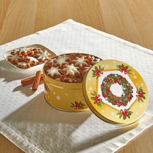 Süteményes doboz Karácsonyi koszorú fahéjas csillagokkal kép