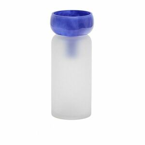 Vázák, szobrocskák és földgömbök kép