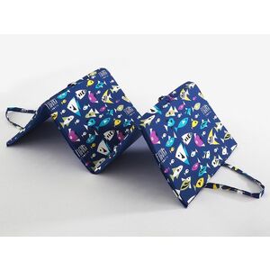 B.E.S. Petrovice Strandszék, kék, fekete-fehérhalakkal kép