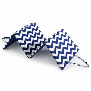 B.E.S. Petrovice napozó strandszőnyeg, kék és fehér cikkcakk kép