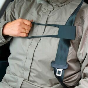 Segédeszköz a biztonsági öv eléréséhez kép