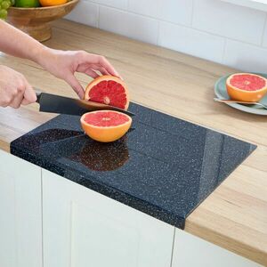 Vágódeszka gránit hatású megjelenéssel kép