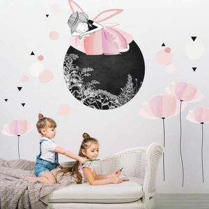 Álomszép falmatrica: Kislány virágszoknyában és alvó holdban. kép