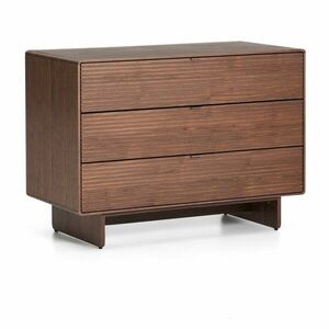 Sötét natúr színű komód diófa dekorral 101x75x50 cm Norlen – Kave Home kép