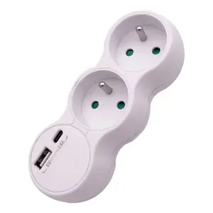 Adapter 2X2P+Z + USB TYP A UND C 2.4A kép