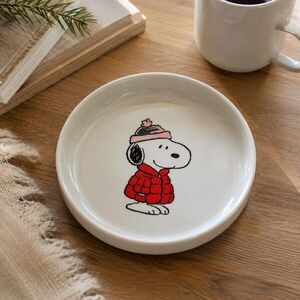 PEANUTS kerek tálka Ø 10, 3 cm , Snoopy kabátban kép
